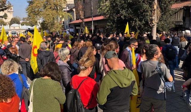 İstanbul'da iş bırakan öğretmenlere polis engeli