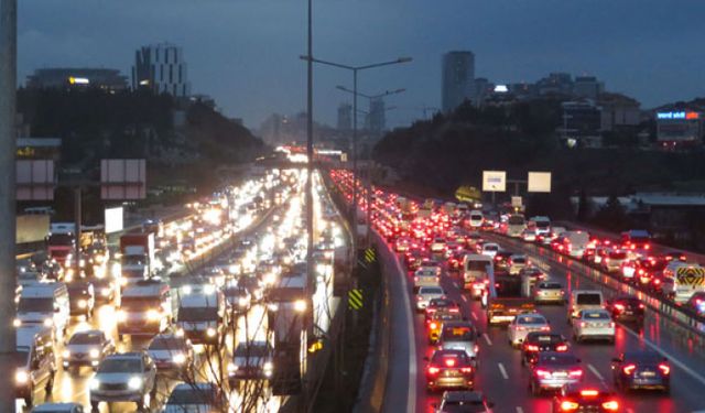 İstanbul'da 'okul' trafiği: Yoğunluk yüzde 70'i aştı!