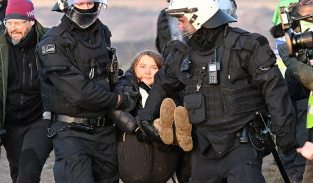 İsveçli iklim aktivisti Greta Thunberg gözaltına alındı!