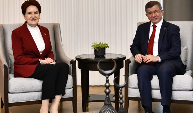 İYİ Parti Lideri Meral Akşener Ahmet Davutoğlu’nu ziyaret etti