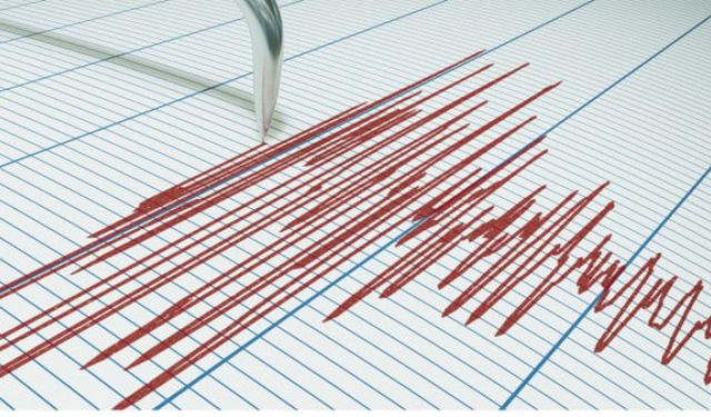 İzmir'de deprem oldu! AFAD şiddetini açıkladı