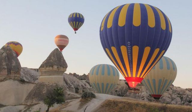 Kapadokya'da balon kazası! Sert iniş sonucu sepetten düşen 2 kişi hayatını kaybetti