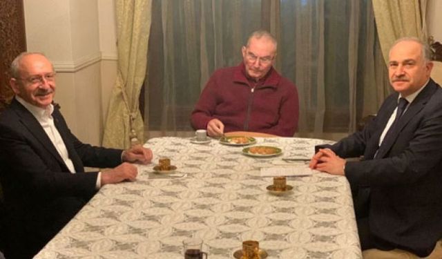 Kemal Kılıçdaroğlu, Deniz Baykal'ı evinde ziyaret etti