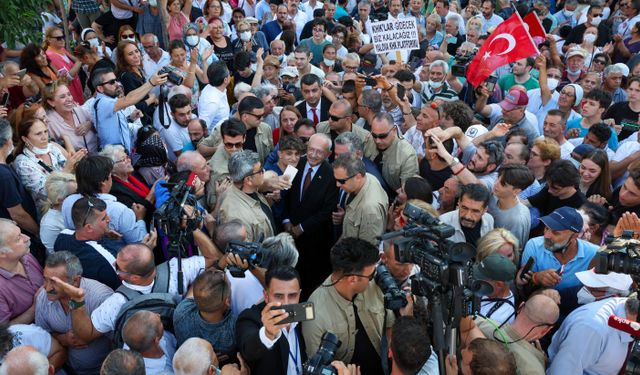 Kılıçdaroğlu'ndan o pankarta tepki! 'Birileri panik içinde'