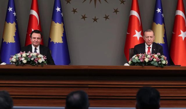 Kosova Başbakanı Kurti ile görüşen Erdoğan: Sevgili dostumdan çok daha farklı bir gayret istedim