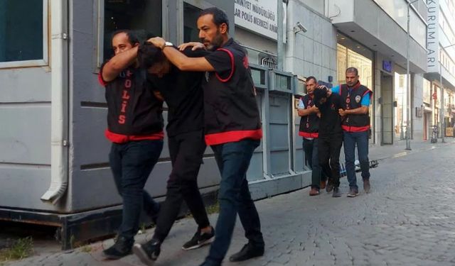 Kur'an-ı Kerim'i yırtıp yakan iki kişi için karar verildi