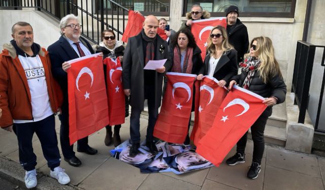 Kur'an yakılmasına İyi Parti'den Londra'da cevap