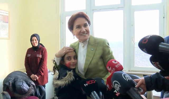 Meral Akşener'den depremzede çocuklara sürpriz