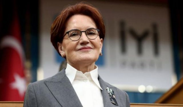 Meral Akşener'den kadın gazetecilere jest!