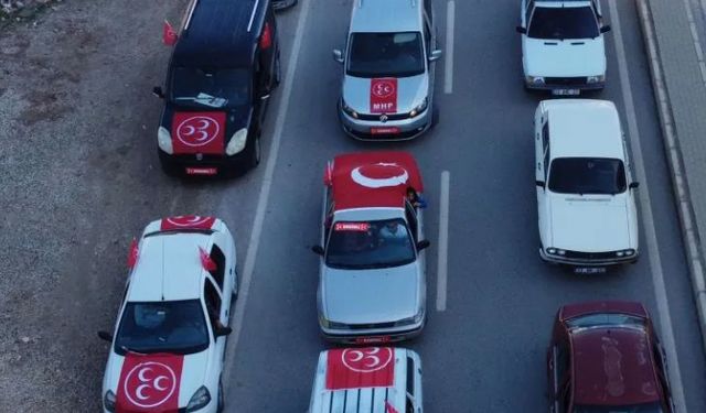 Mersin'de MHPli 3 binden fazla araç yaklaşık 5 kilometrelik konvoy oluşturdu