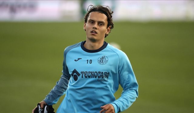 Milli futbolcu Enes Ünal'a dev teklif