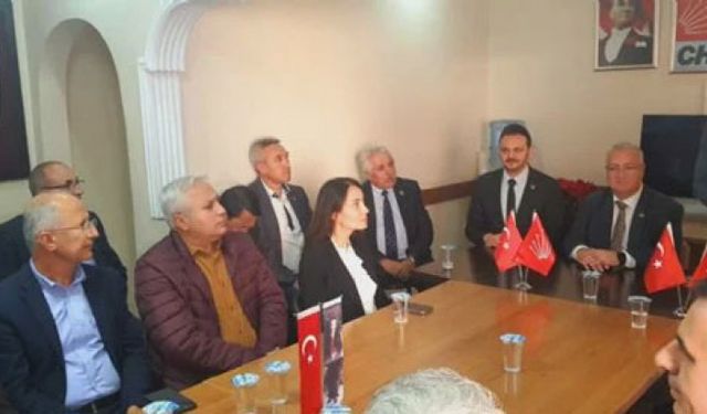 Mustafa Sarıgül'ün partisinde istifa depremi. Toplu olarak CHP'ye katıldılar