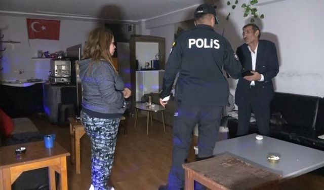 Müşteri içerdeyken kapıyı kilitleyip çorba içmeye gitti!