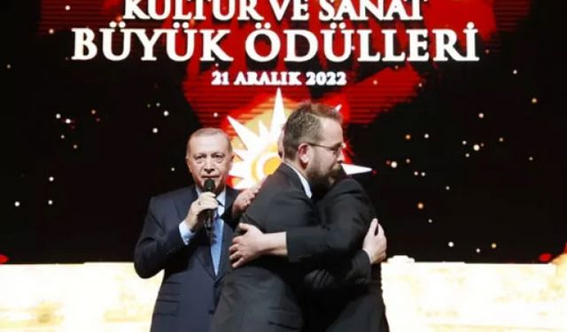 Ödül törenine damga vuran anlar! Cumhurbaşkanı Erdoğan sahnede küs kardeşleri barıştırdı