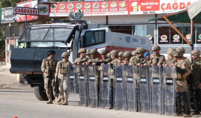 Pençe-Kılıç Harekatı'nı protesto etmek isteyen HDP'li vekiller Suruç'a alınmadı!