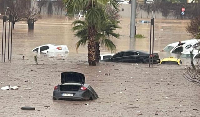 Şanlıurfa ve Adıyaman'dan korkunç sel görüntüleri