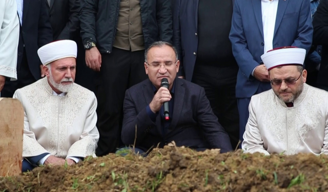 Son dakika! Bakan konu ile ilgili açıklama yaptı: Kınanacak olan, Bakan'ın Kur'an okumasından rahatsız olandır