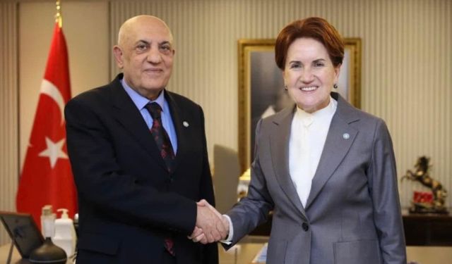 Talip Kaban İYİ Parti'ye katıldı: Rozetini Meral Akşener taktı