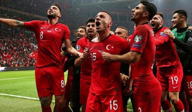 UEFA'dan Türkiye'ye ceza! Taraftarlar ayaklandı