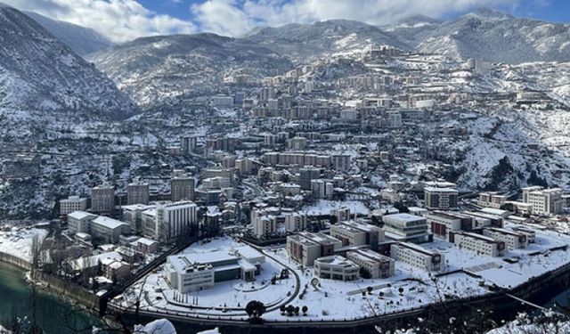 Valilik açıkladı: Artvin'de eğitime kar engeli!