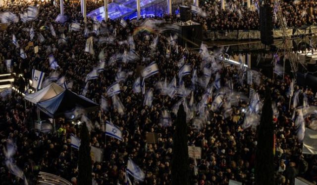 Yaklaşık 80 bin Netanyahu hükümetini protesto etti