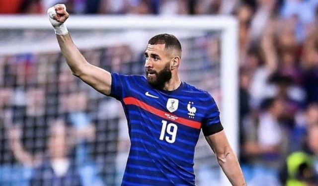 Yıldız futbolcu Benzema, milli takım kariyerini noktaladı