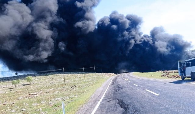 Feci kaza! Ham petrol yüklü tır kamyonetle çarpıştı