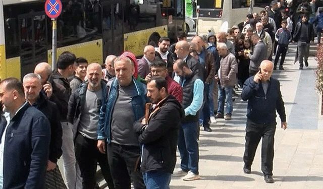 İstanbul'da ucuz baklava kuyruğu şok etti!