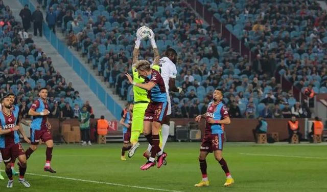 Beşiktaş-Trabzonspor derbisinin kazananı en yakın rakipleri!