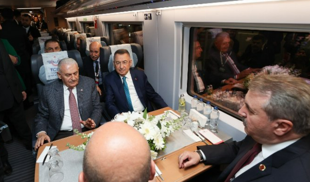 Ankara Sivas Hızlı Treni ilk seferi için yola çıktı