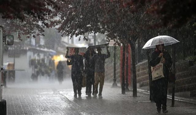 Meteoroloji'den kuvvetli yağış uyarısı! Bu bölgede yaşayanlar dikkat...