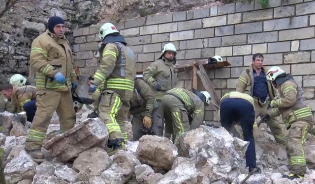 İstanbul Silivrikapı surları çöktü: Yaralı var