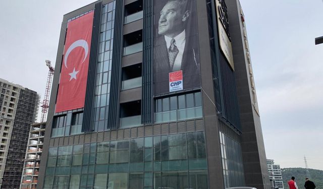 CHP İstanbul İl Başkanlığı önünde silah sesleri