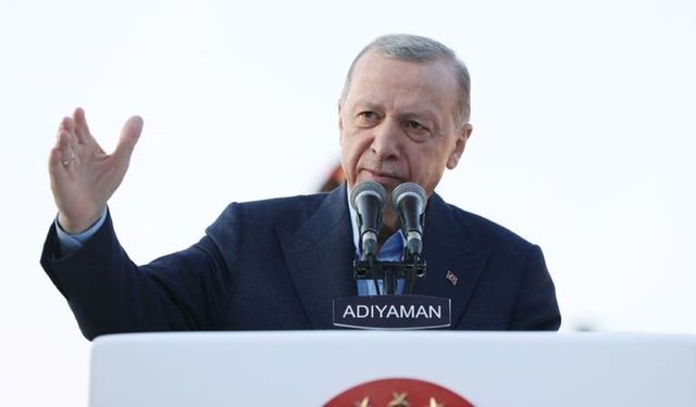 Erdoğan deprem bölgesinde açıkladı! Kalıcı konutlar için tarih...