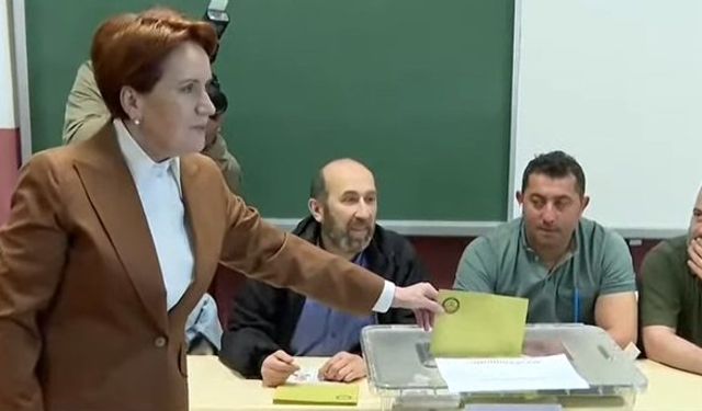 Meral Akşener oyunu kullandı! Sandık başında böyle dua etti