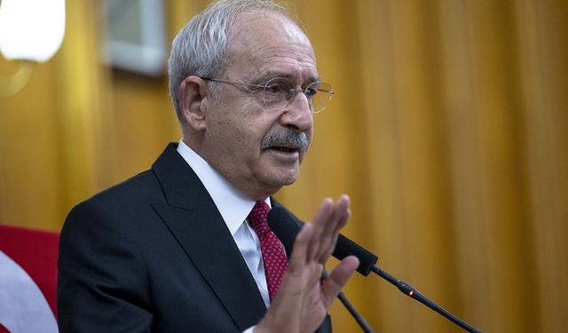 Kılıçdaroğlu'nun otobüsüne taşlı saldırı!