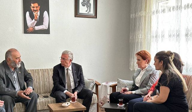 Meral Akşener ve Mansur Yavaş öldürülen Sinan Ateş'in ailesini ziyaret etti