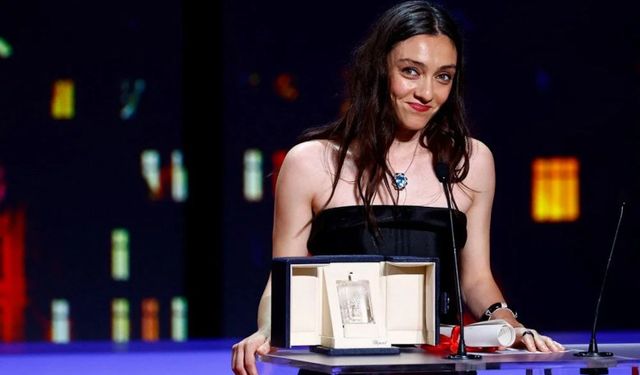 Merve Dizdar bir ilki yaşattı: Cannes'da en iyi kadın oyuncu ödülü