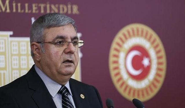 AK Partili Mehmet Metiner partisine sert çıktı! 'Köklü muhasebe şart'