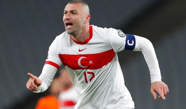 Burak Yılmaz o hocanın yardımcısı oldu!