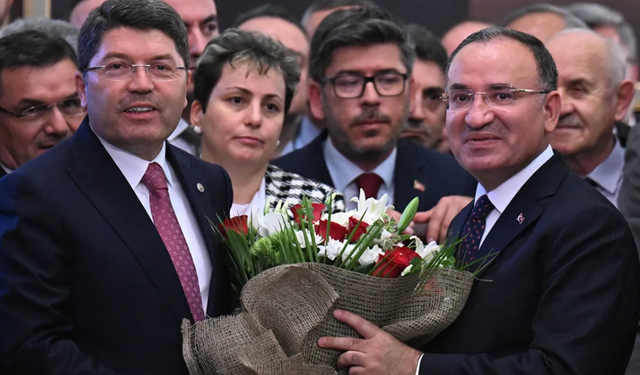 Adalet Bakanlığı'nda Yılmaz Tunç dönemi başladı! Yeni bakandan yeni Anayasa mesajı