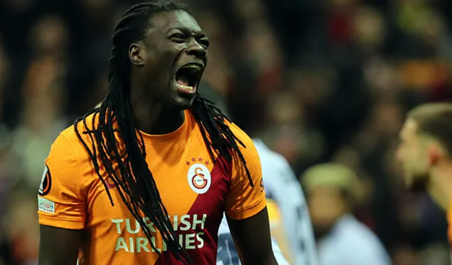 Bafetimbi Gomis Galatasaray'dan ayrıldığını duyurdu