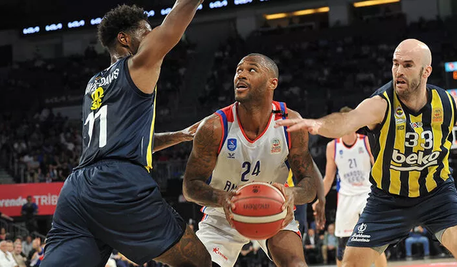 Anadolu Efes Fenerbahçe'yi yıktı!