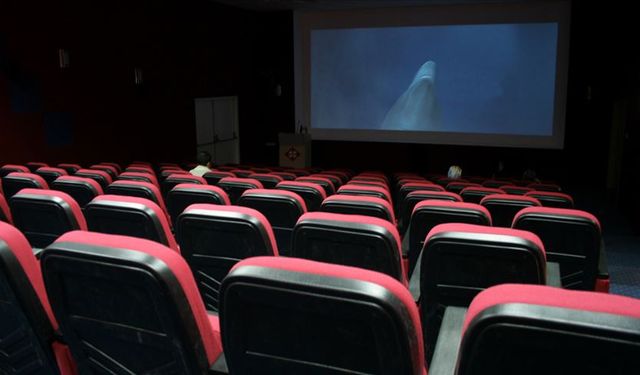 Sinema severler arttı sinema salonları azaldı