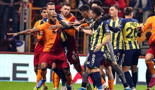 Galatasaray ve Fenerbahçe'nin karşılaşacağı Süper Kupa finali devre arasında oynanacak