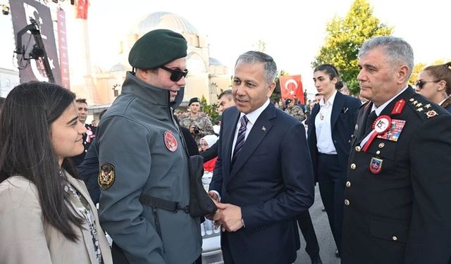 İçişleri Bakanı Yerlikaya 15 Temmuz şehitlerinin aileleriyle buluştu