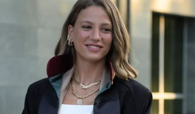 Serenay Sarıkaya'nın alay konusu olan tüylü terliklerinin fiyatı şoke etti!