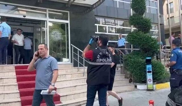 Maltepe Belediyesine silahlı saldırı! Saldırgan nedenini açıkladı