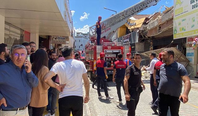 Osmaniye'de ağır hasarlı bina çöktü! Yaralılar var