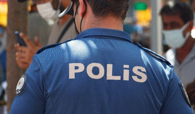 İkisi polis 4 şahıs, 2 genci alıkoyup fidye istedi